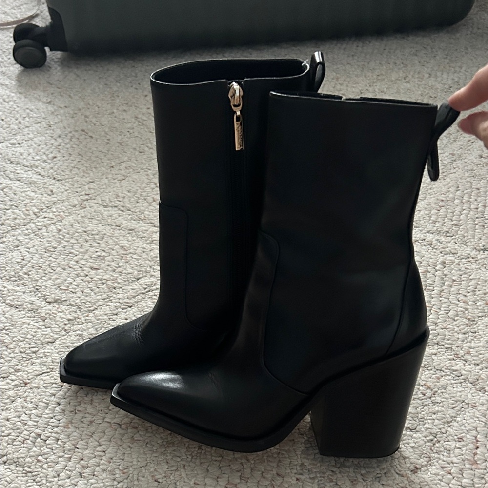 Larroudé James Boot In Black Leather